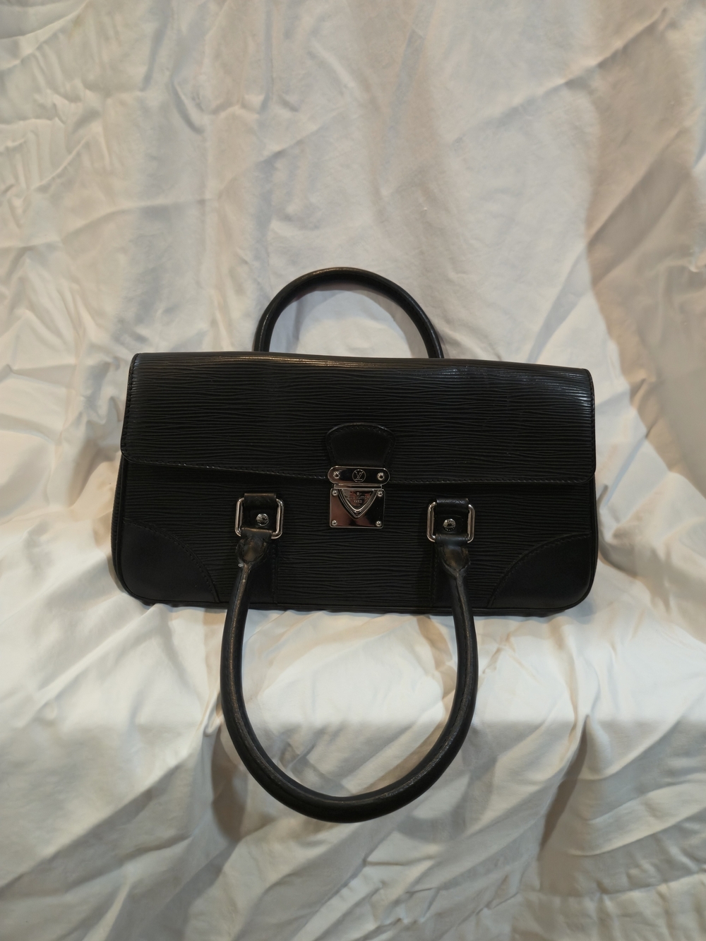 Louis Vuitton Epi Segur PM Black Top-Handle Satchel with Silver Hardware - Picture 3 of 12